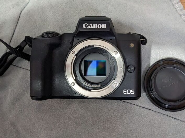 Canon KISS M のカメラ本体